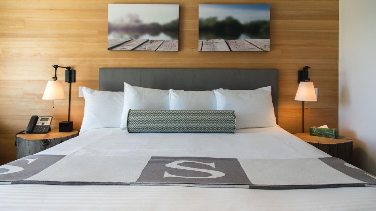 Sproat Lake Landing Resort Great Central Buitenkant foto
