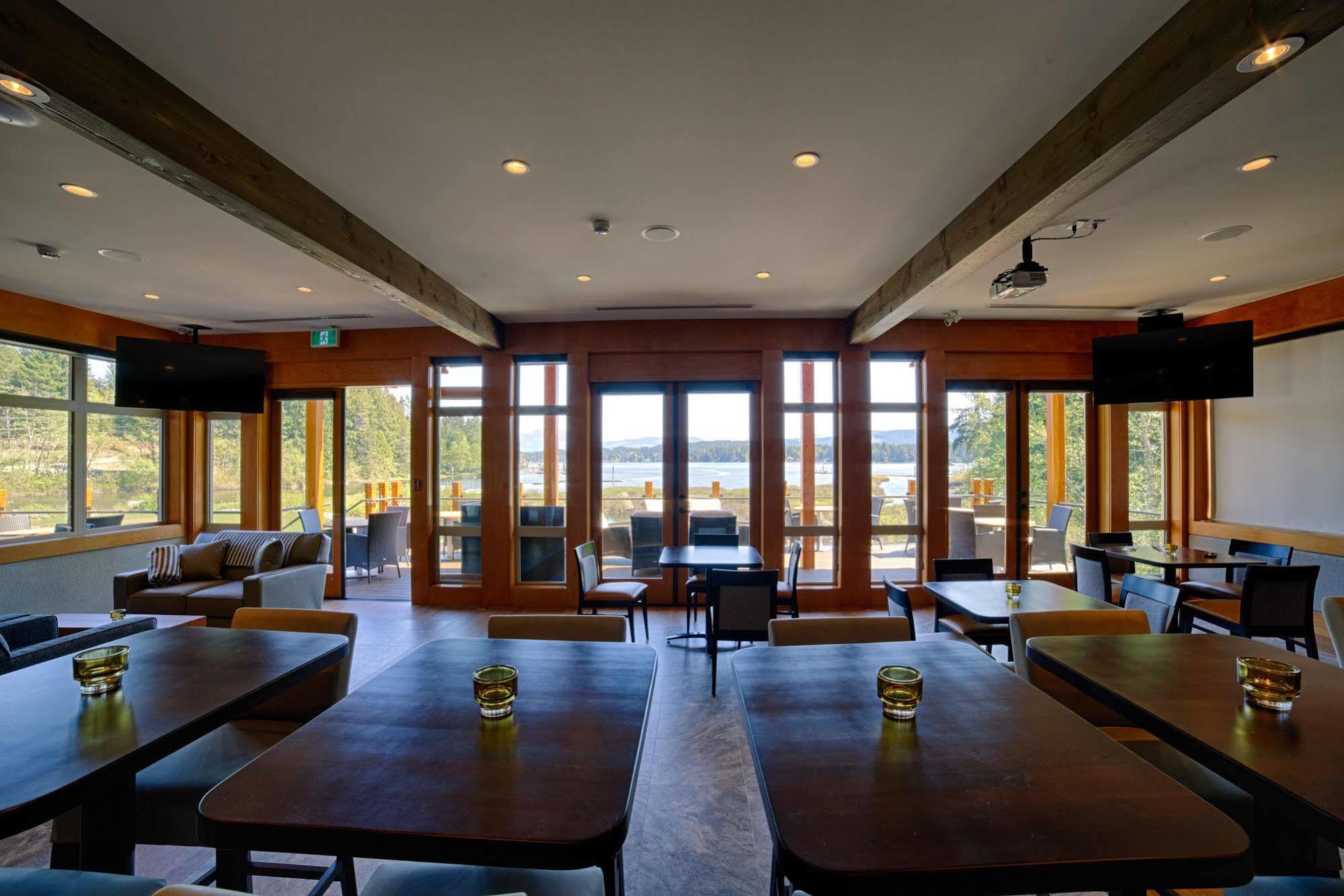 Sproat Lake Landing Resort Great Central Buitenkant foto