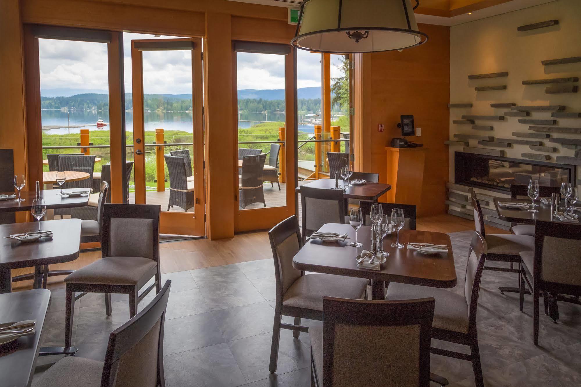 Sproat Lake Landing Resort Great Central Buitenkant foto