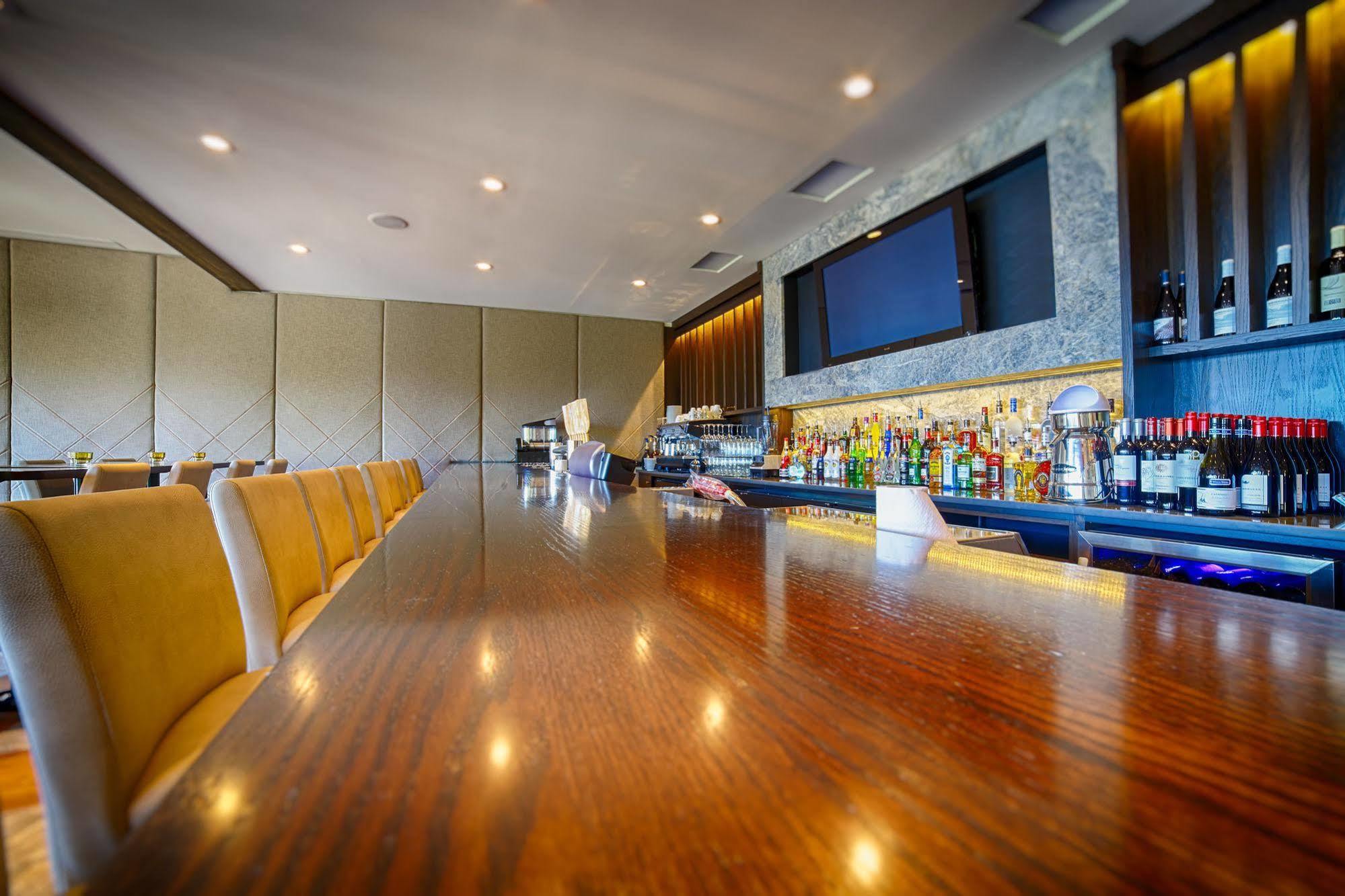 Sproat Lake Landing Resort Great Central Buitenkant foto
