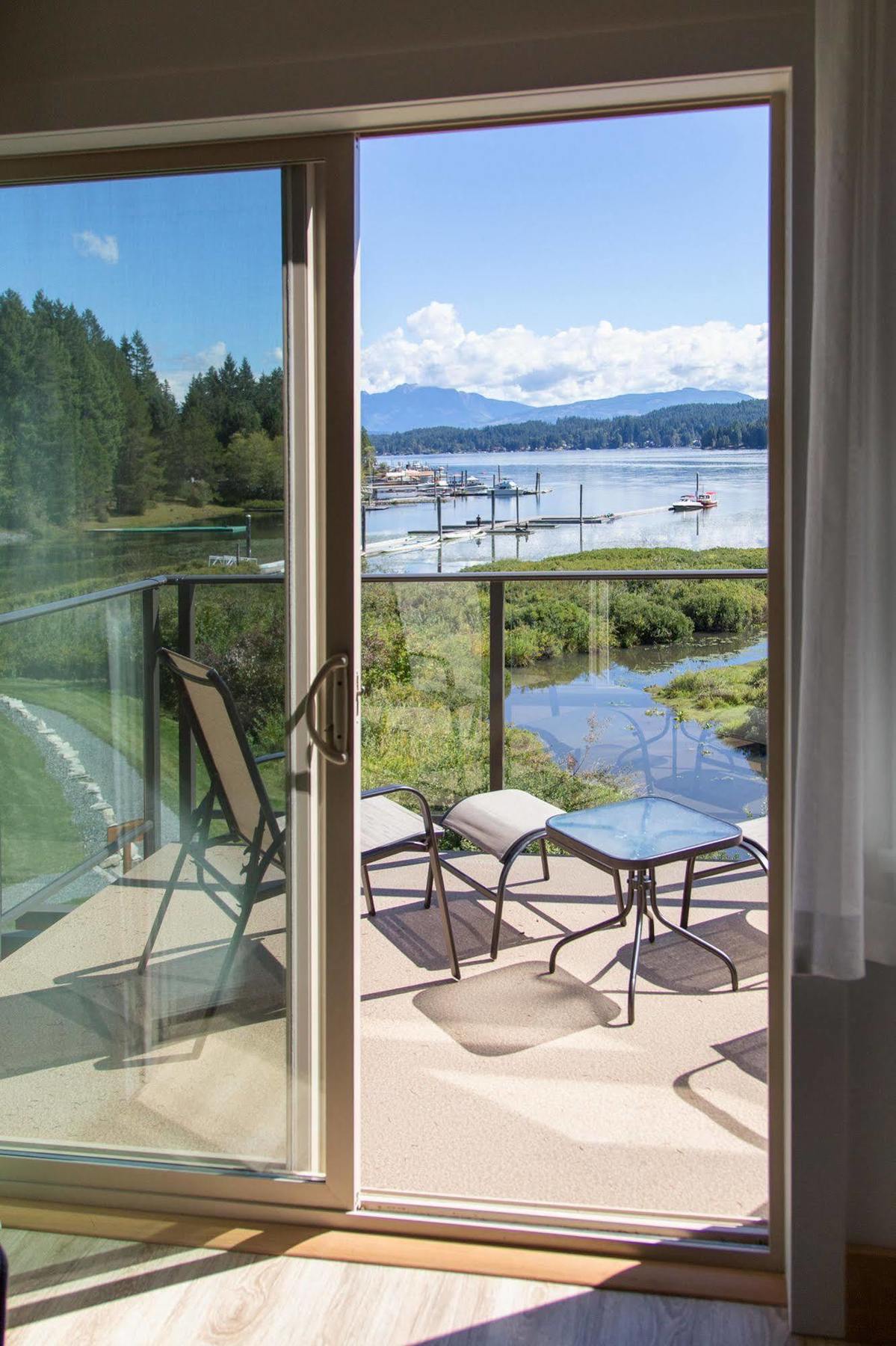 Sproat Lake Landing Resort Great Central Buitenkant foto