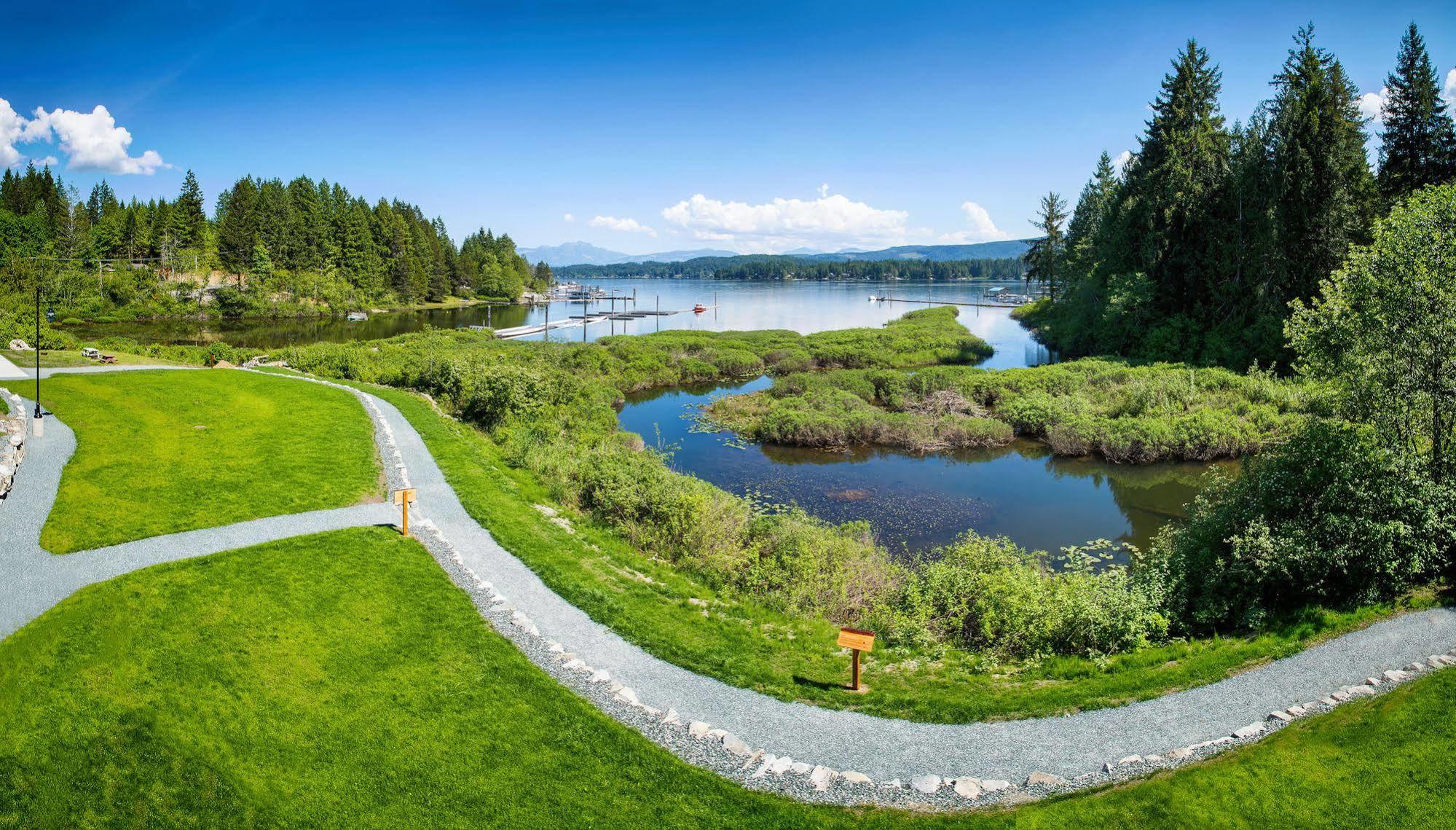Sproat Lake Landing Resort Great Central Buitenkant foto